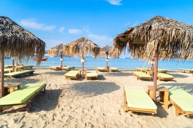 Yunan adasında romantik plaj, Paros Yunanistan 'da yaz tatili