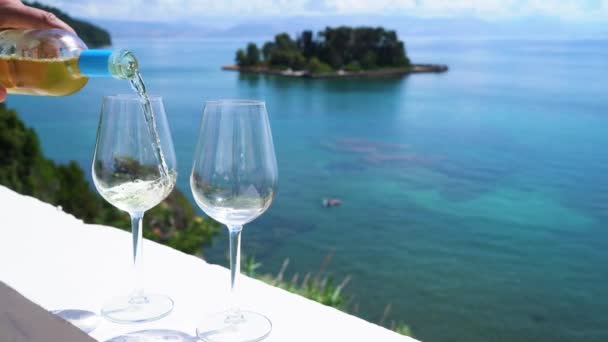 Pouing White Wine Glasses Corfu Seascape Background — 图库视频影像