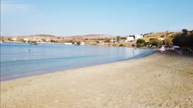 Yunan adası Paros Yunanistan 'da romantik plajın çekimleri