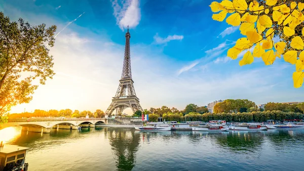 Wieża Eiffla Sekwana Wschodem Słońca Paryżu Francja Wieża Eiffla Jest — Zdjęcie stockowe