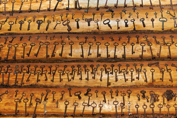 Старые ржавые ключи
