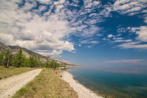 Costa do Lago Baikal no verão — Fotografia de Stock