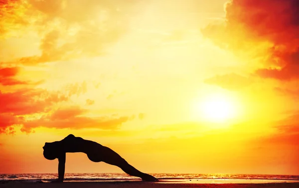 Yoga-Silhouette — Stockfoto