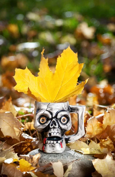 Halloween skull mug — Stock Photo, Image