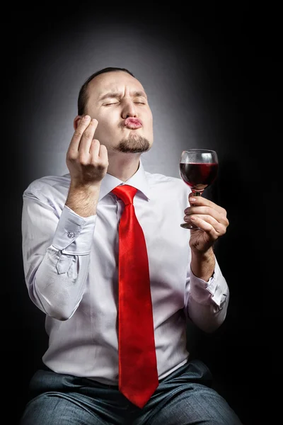 Uomo con bicchiere di vino — Foto Stock