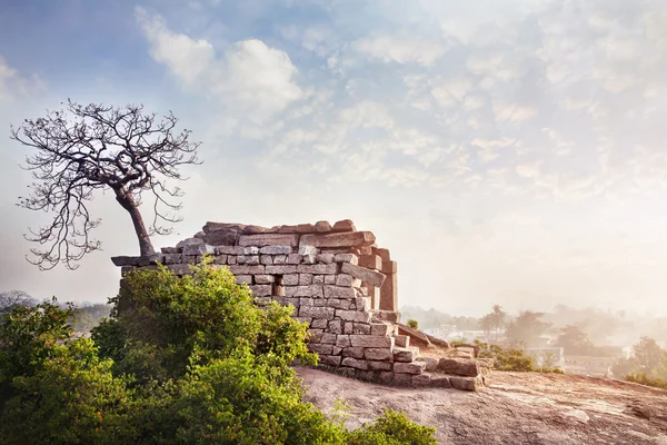 Храмовые руины Мамаллапурама — стоковое фото