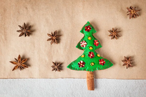 Weihnachtsbaum mit Gewürzen — Stockfoto