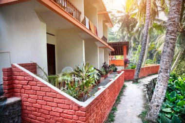tropic konuk evi