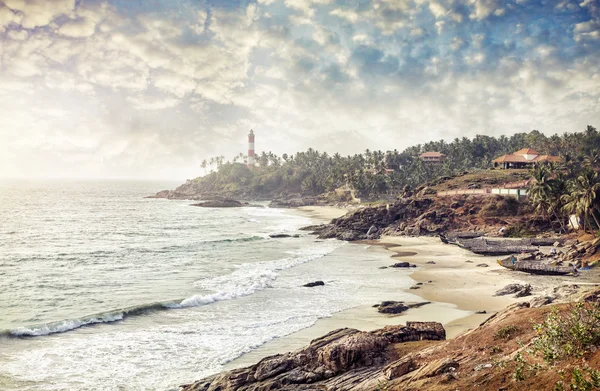 Leuchtturm und Meer — Stockfoto