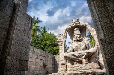 hampi narasimha heykeli