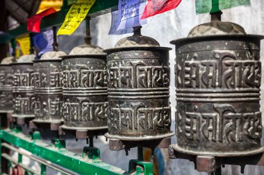 dua tekerlekleri kathesimbhu stupa