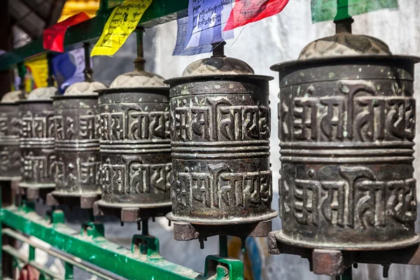 Modlitební mlýnky na kathesimbhu stúpa — Stock fotografie