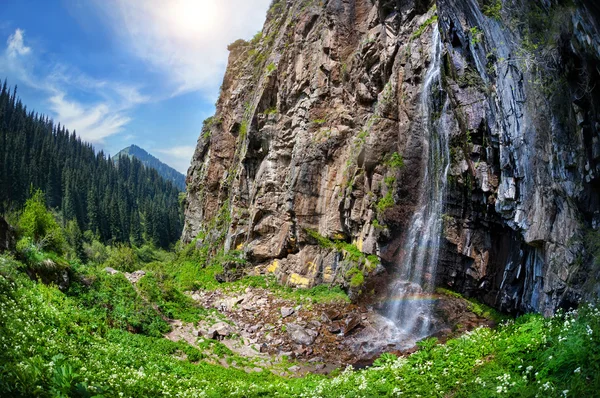 Bergwasserfall — Stockfoto