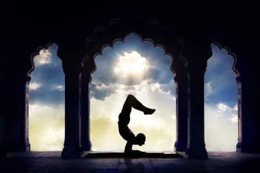 Yoga siluet Tapınak