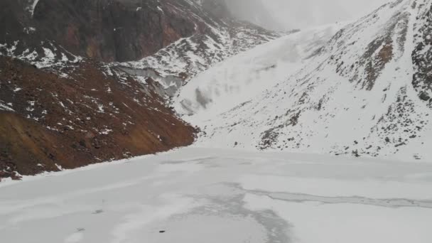 美しい冬の山の空中風景 — ストック動画