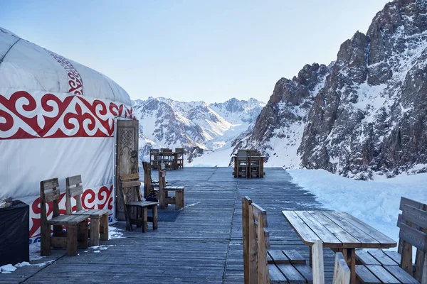 Hotel Ristorante Del Complesso Case Nomadi Yurt Con Tavolo Sedia — Foto Stock