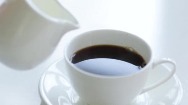 Kahve espresso Sarı moka demliğinde