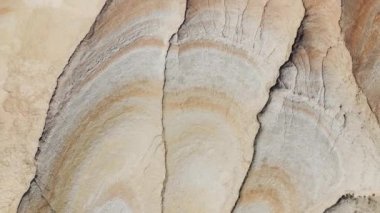 Kazakistan 'daki Aktau Kanyon çöllerinin insansız hava aracı görüntüleri.