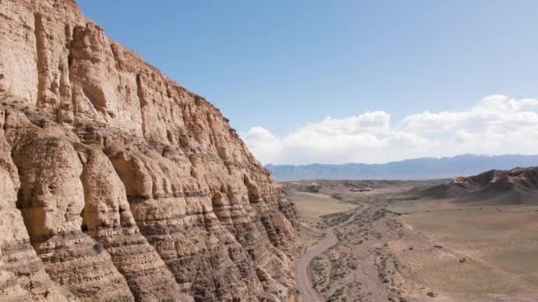 Foto drone delle montagne desertiche del Charyn Canyon in Kazakistan — Video Stock