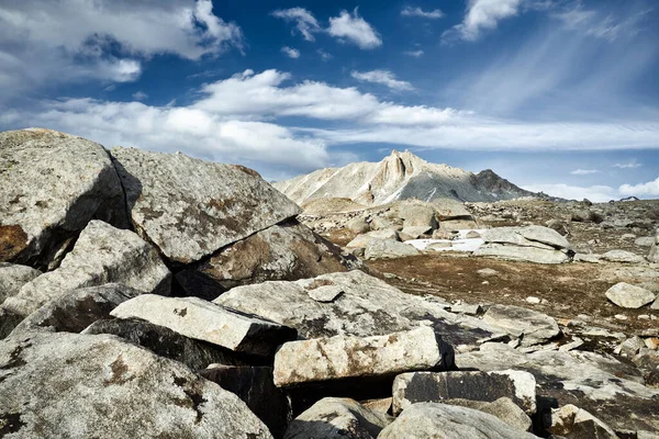 Hermoso Paisaje Gran Montaña Rocosa Azul Nublado Tien Shan Kazajstán —  Fotos de Stock