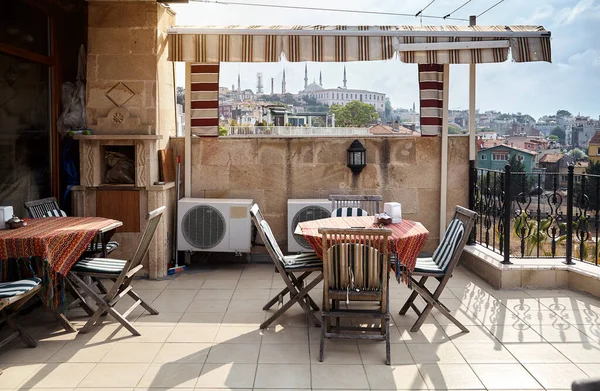 Dakterras Cafe Restaurant Van Hotel Met Tafel Stoelen Uitzicht Beroemde — Stockfoto