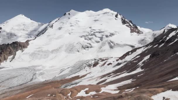 Aerial Drone Landscape Reveal Shot Snow Summit Ice Glacier Rocky — Video Stock