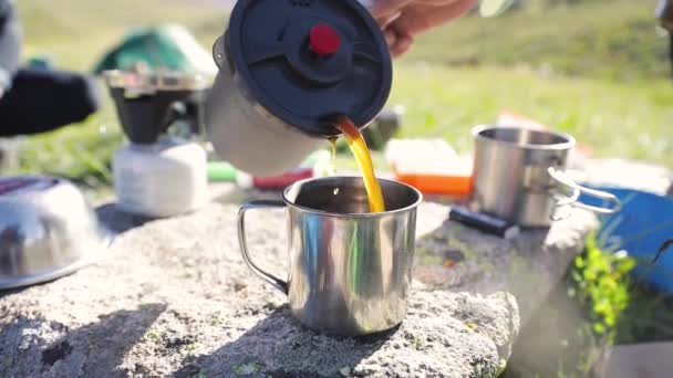 Man Pouring Coffee Hrench Press Iron Cup Nature Brewing Espresso — Stok video