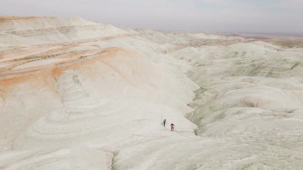 Foto Aerea Drone Del Canyon Deserto Surreale Strisce Bianche Gialle — Video Stock