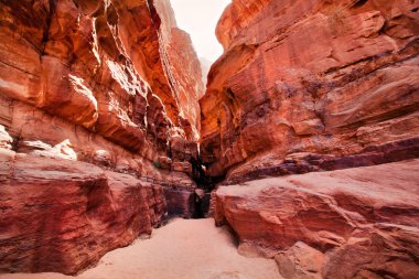 wadi rum, jordan kanyonda khazali, erozyona uğramış cliff View