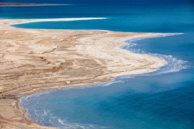 Ölü Deniz kıyı şeridi havadan görünümü