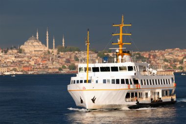 yolcu gemisi görüntüleyebilir ve Aziz Sofya Camii altın boynuz