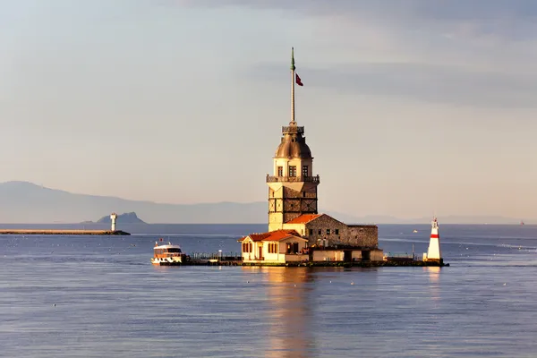 View of Maiden Tower in Istanbul — Stock Photo, Image