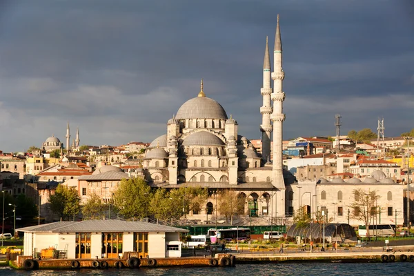 View of Istanbul city and New Mosque — Stock Photo, Image