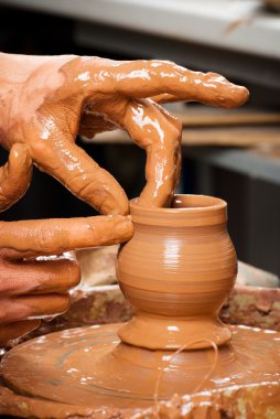 Potter iş başında.