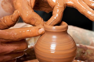 Potter iş başında.