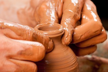 Potter iş başında.