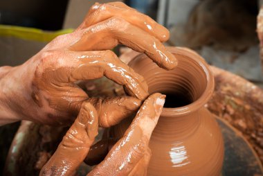 Potter iş başında.