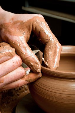 Potter iş başında.