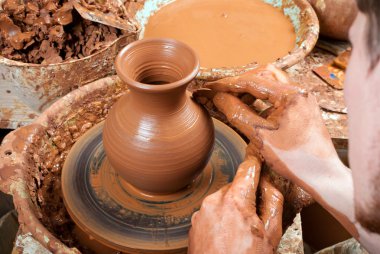 Potter iş başında.