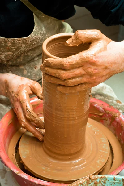 Potter en el trabajo — Foto de Stock