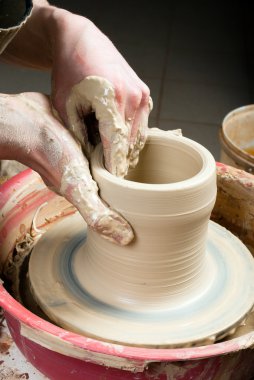 Potter iş başında.