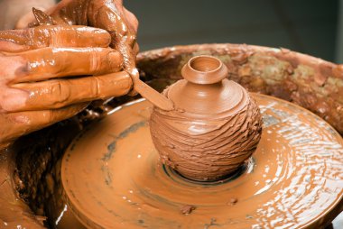 Potter iş başında.
