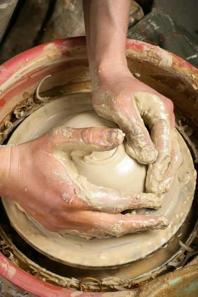 Pottenbakker aan het werk — Stockfoto