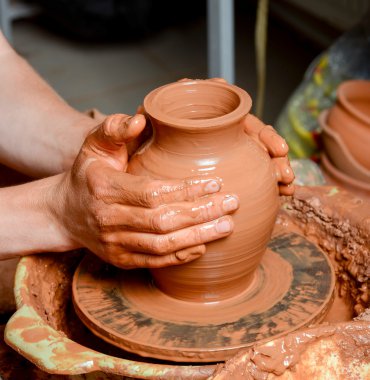 Potter iş başında.