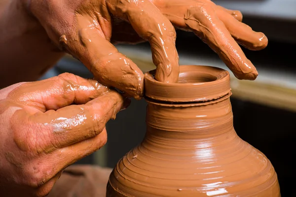 Ceramista al lavoro — Foto Stock