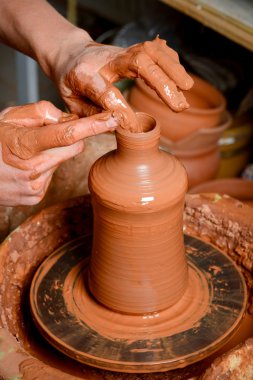 Potter iş başında.