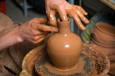 Potter iş başında.