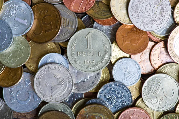 Monedas de diferentes países y tiempos — Foto de Stock