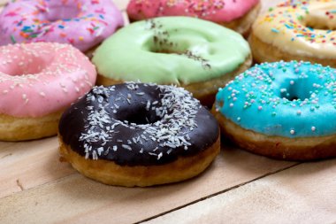 Donuts ahşap zemin