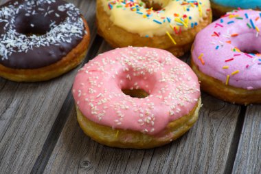 Donuts ahşap zemin